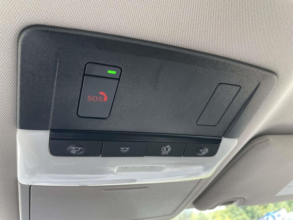 Vehicle photo 35