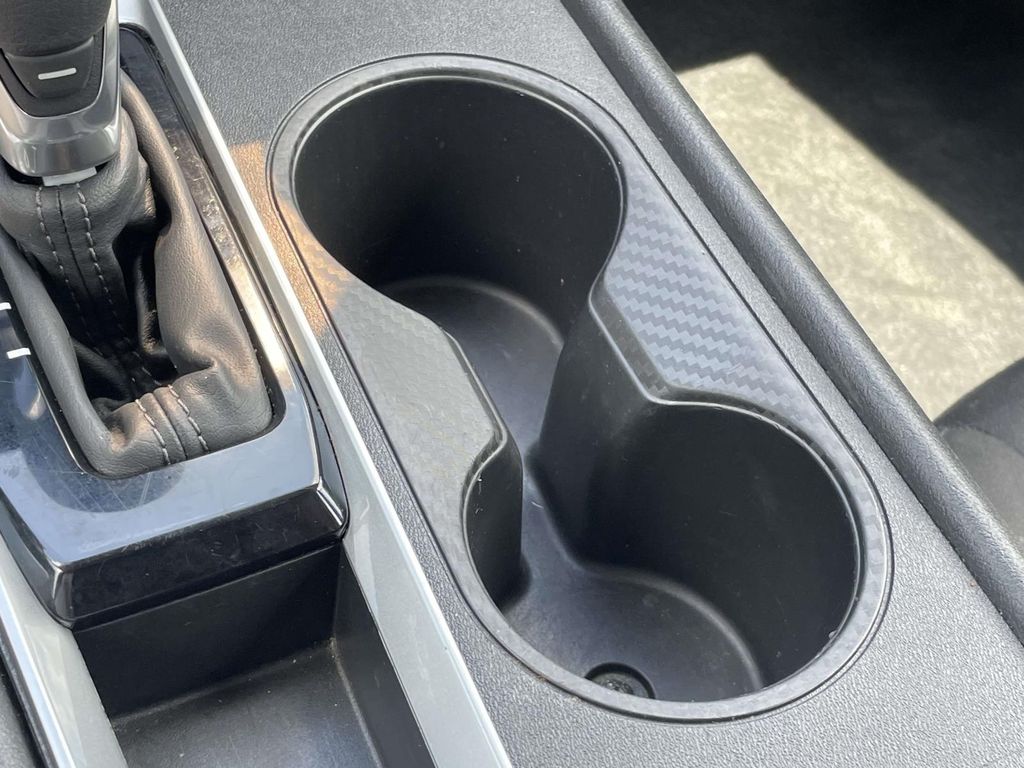 Vehicle photo 31