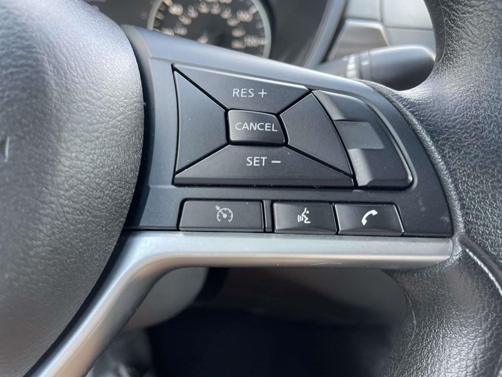 Vehicle photo 21