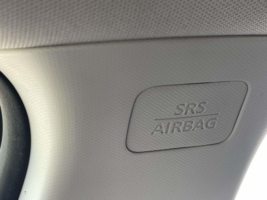 Vehicle photo 36
