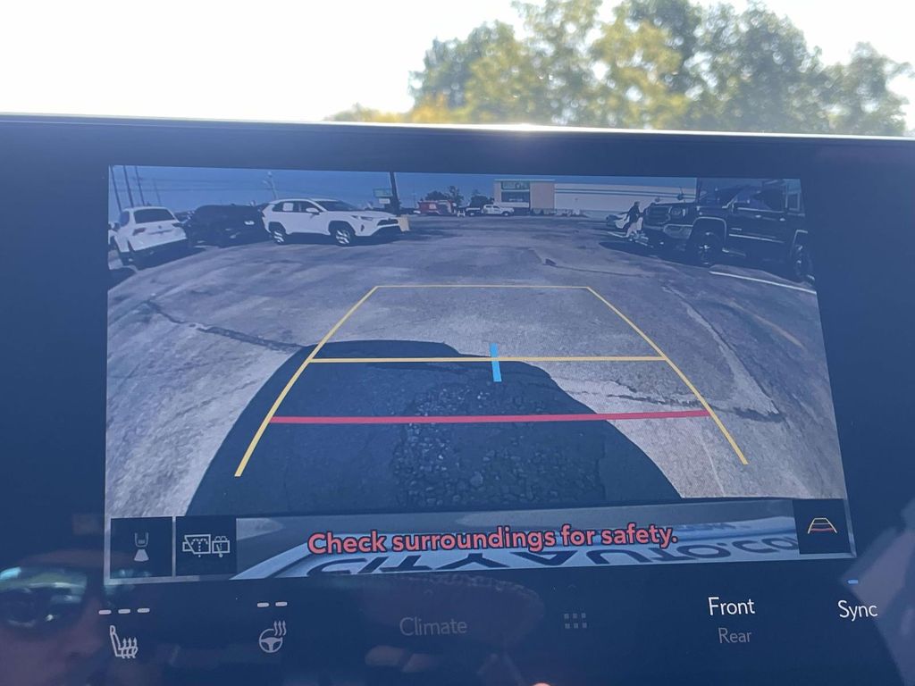 Vehicle photo 28