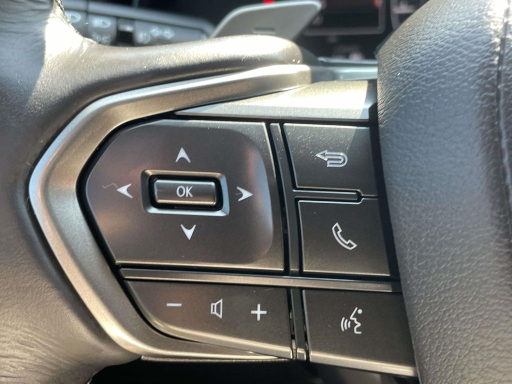 Vehicle photo 22