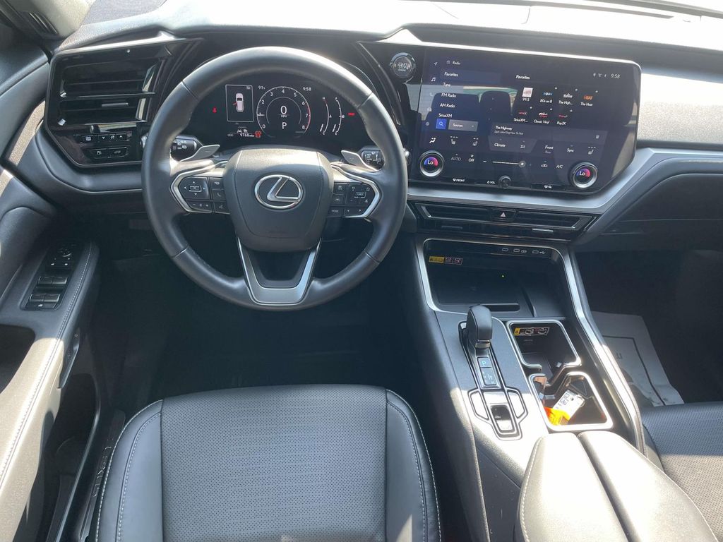 Vehicle photo 13