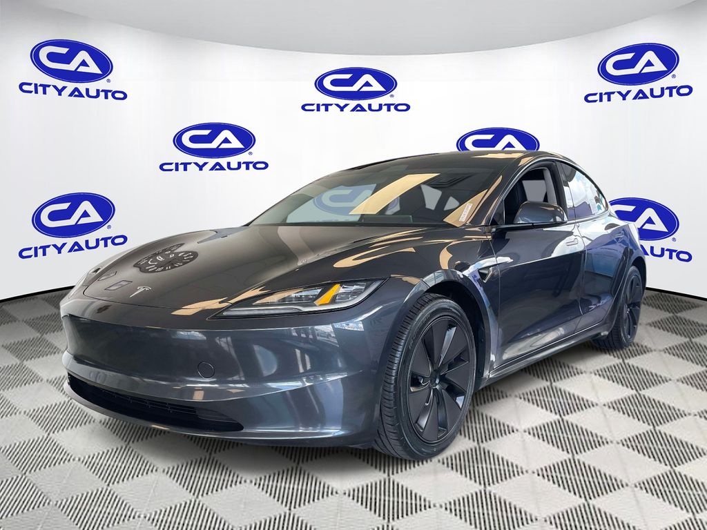 Vehicle photo 9