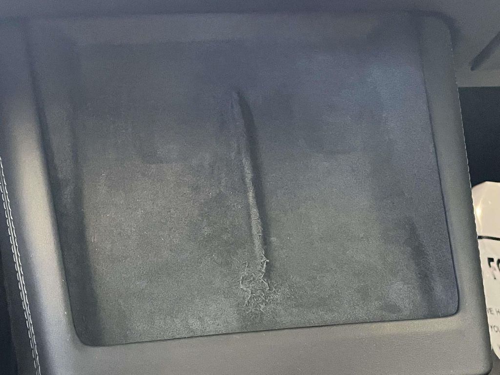 Vehicle photo 31