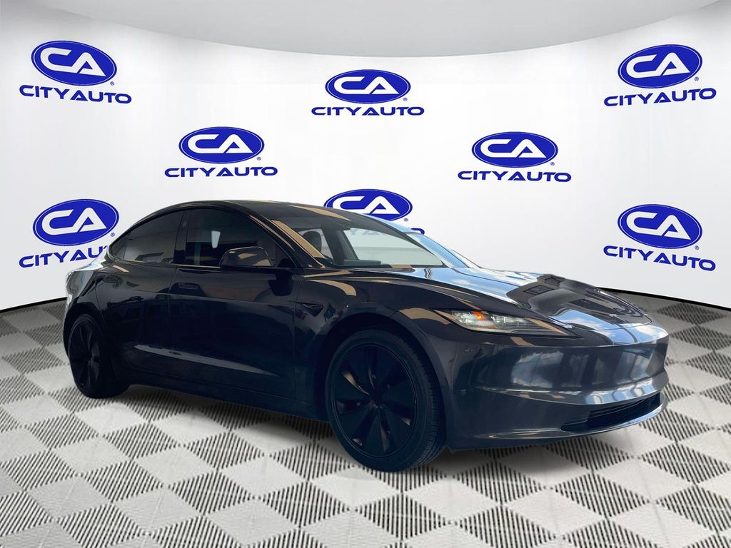 Vehicle photo 2