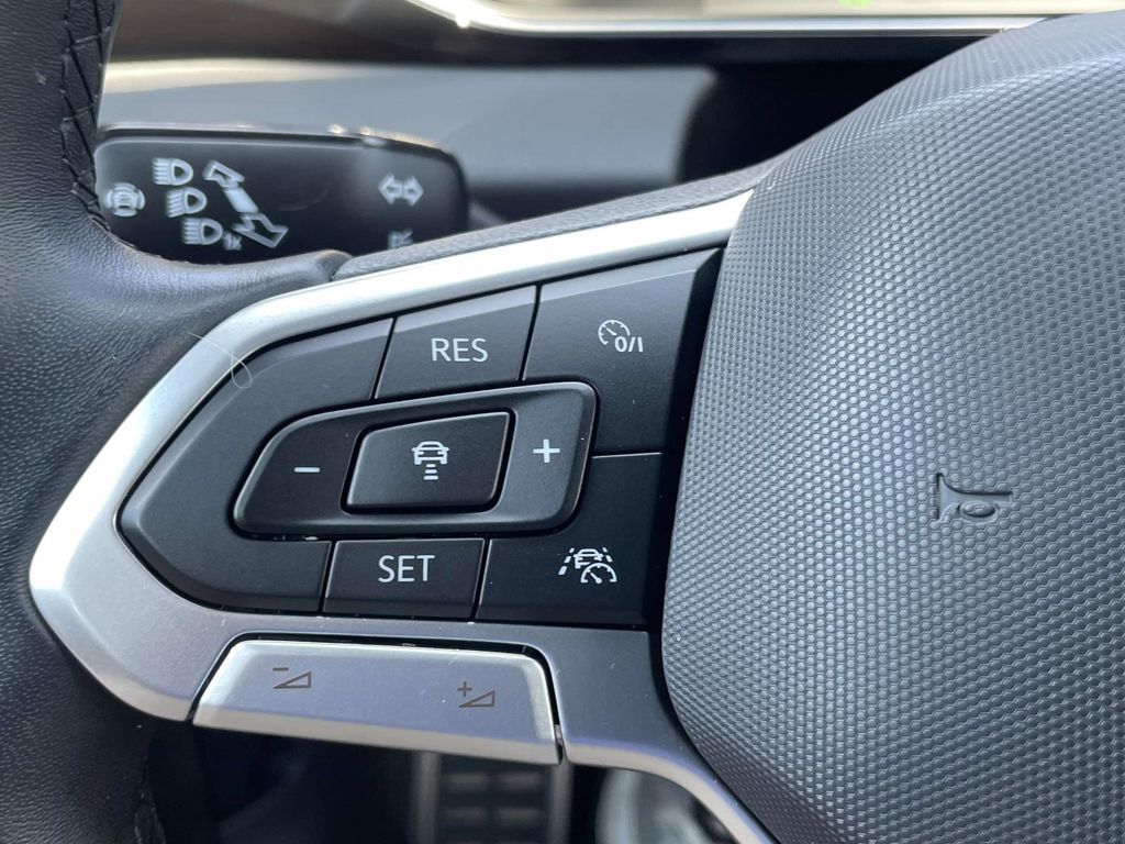 Vehicle photo 22