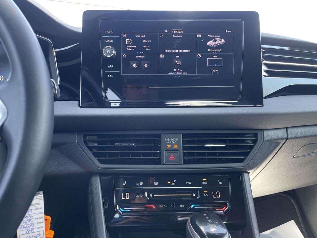 Vehicle photo 24