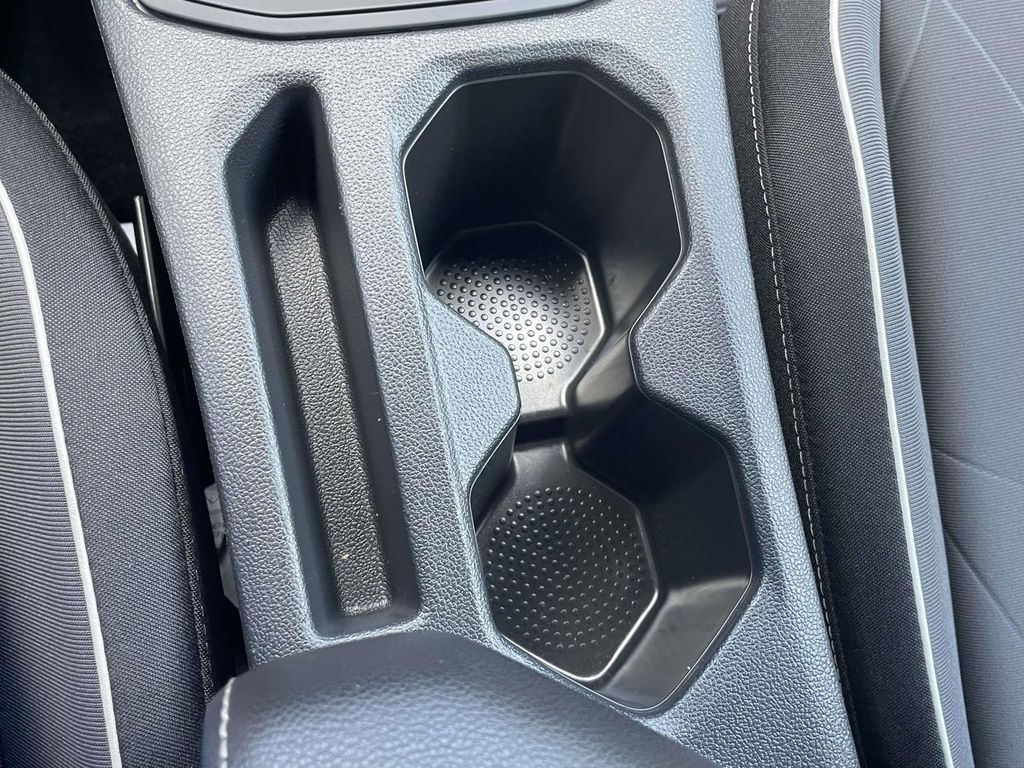 Vehicle photo 31