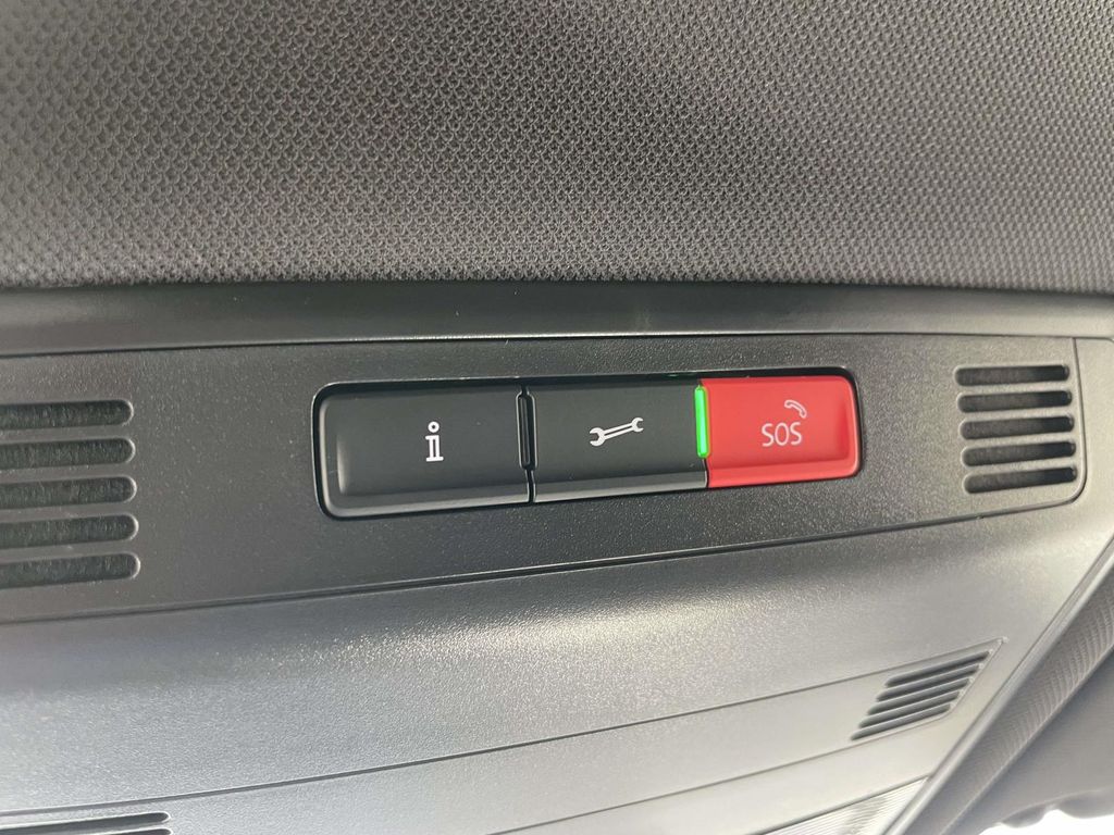 Vehicle photo 35