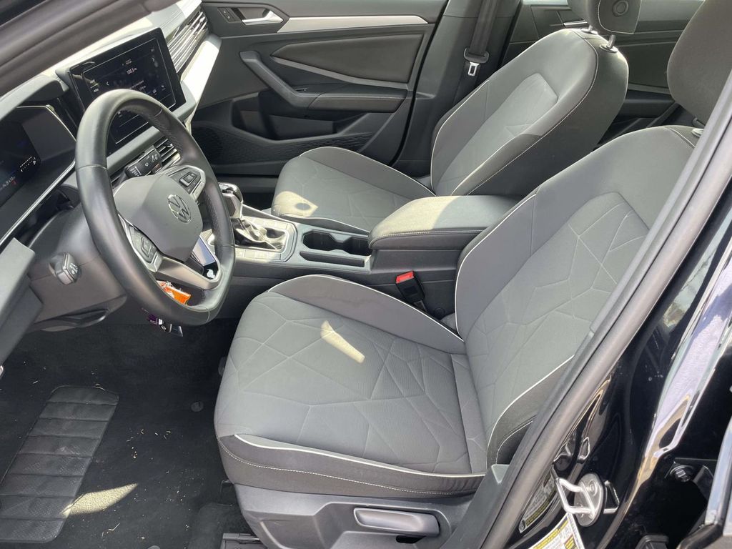 Used 2025 Volkswagen Jetta Sedan