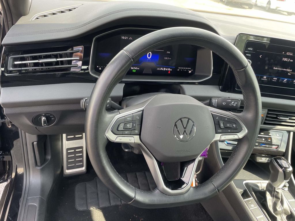 Used 2025 Volkswagen Jetta Sedan