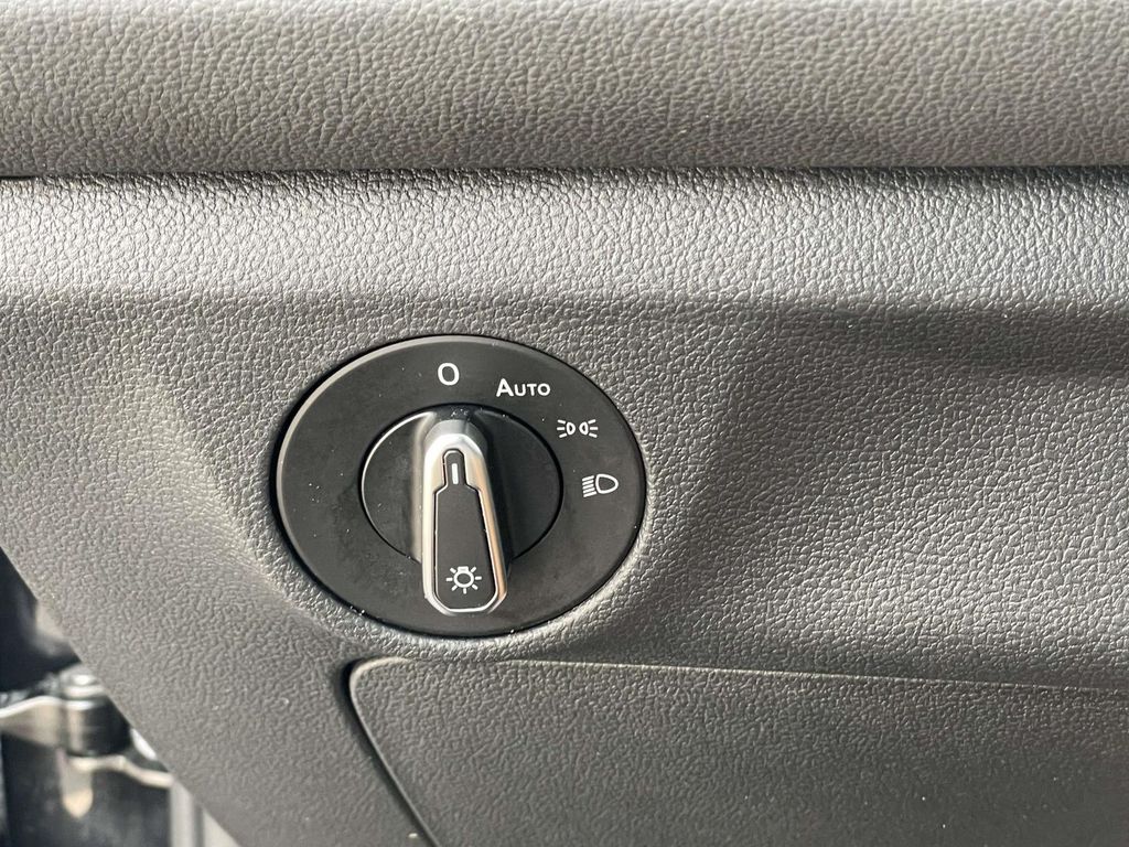 Used 2025 Volkswagen Jetta Sedan