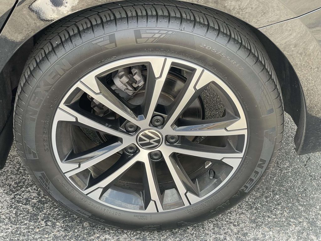 Used 2025 Volkswagen Jetta Sedan