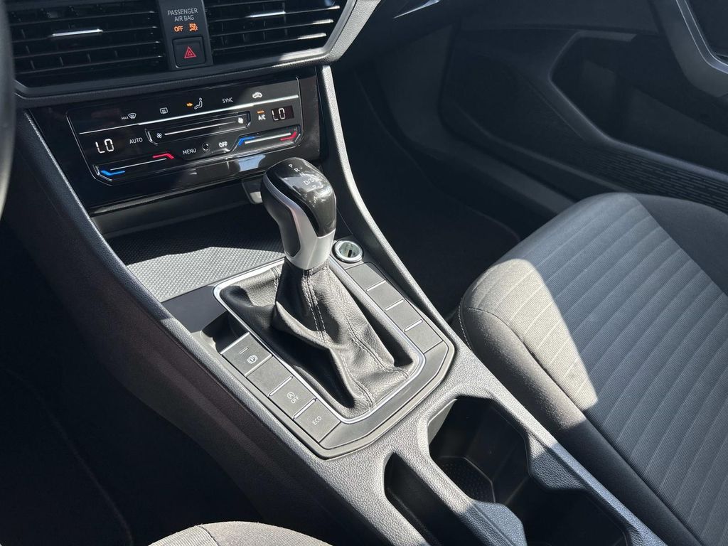 Used 2025 Volkswagen Jetta Sedan