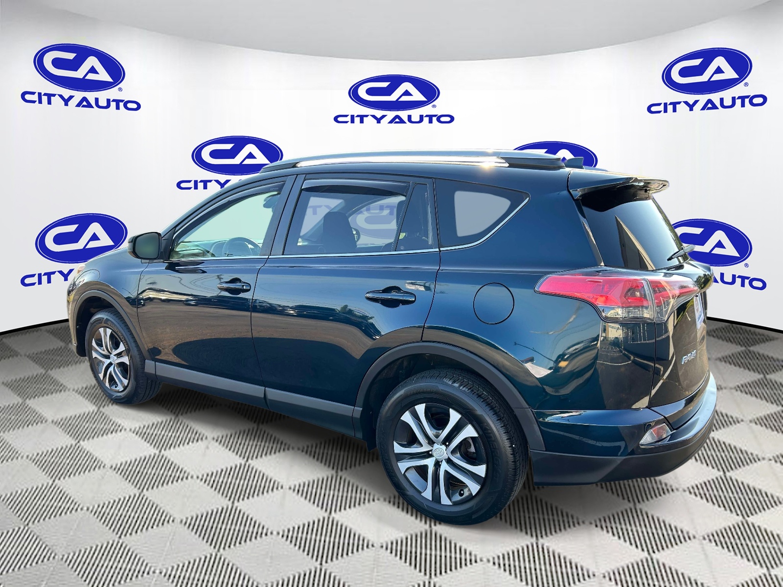 Used 2018 Toyota RAV4 SUV
