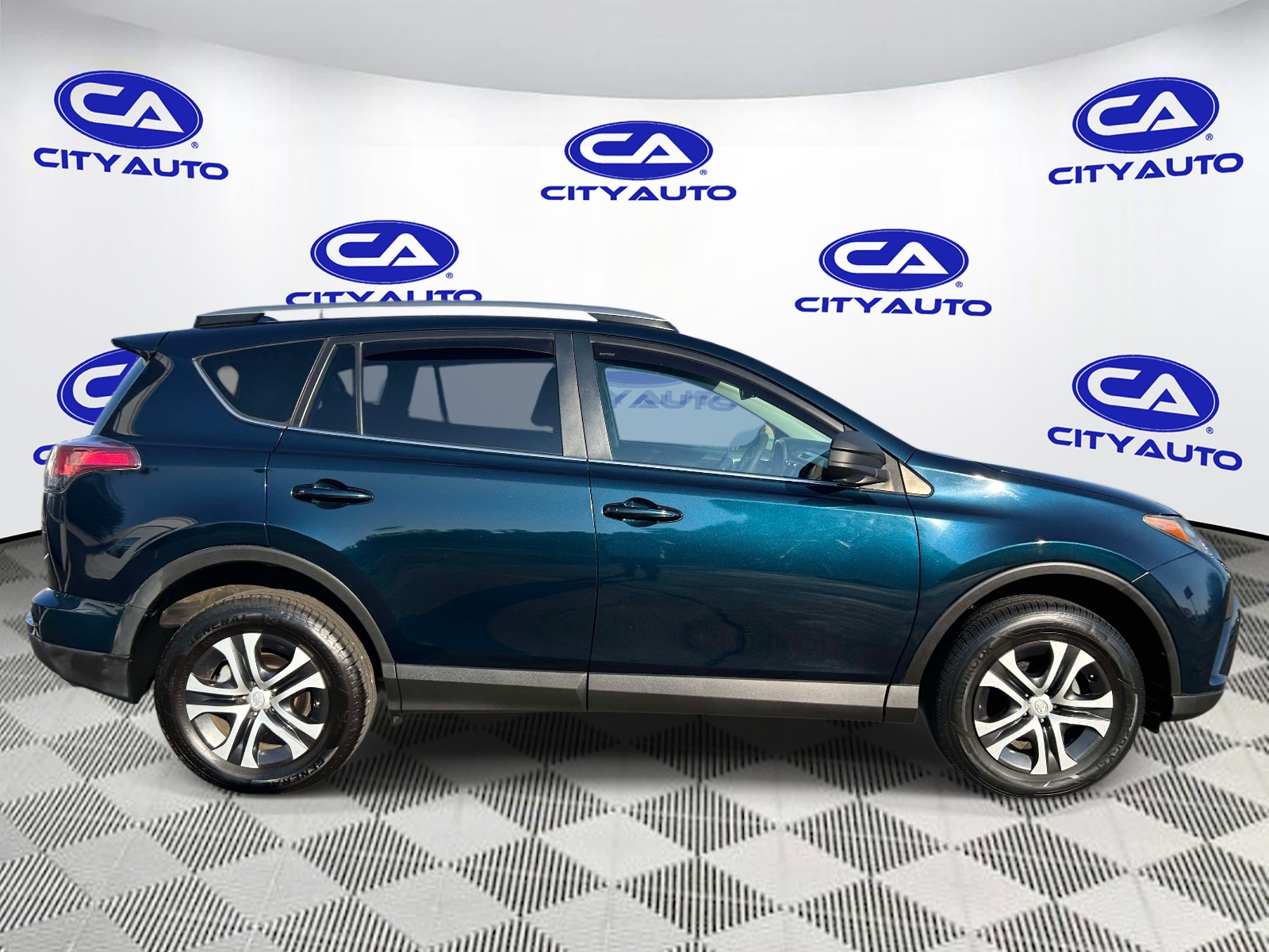 Used 2018 Toyota RAV4 SUV