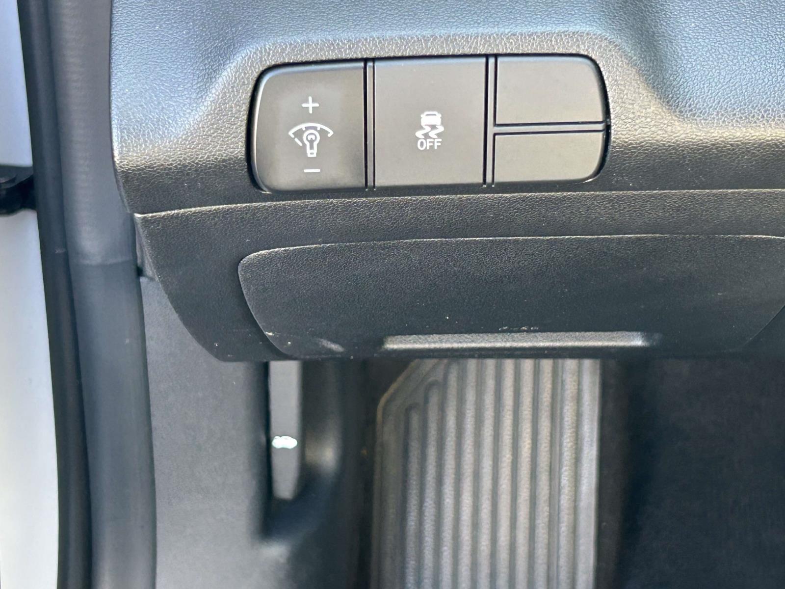 Used 2025 Hyundai Elantra Sedan
