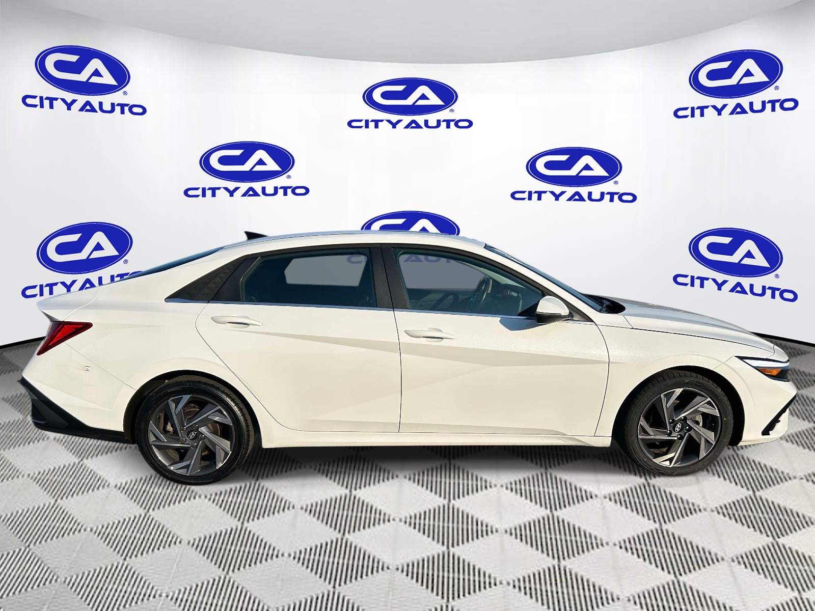 Used 2025 Hyundai Elantra Sedan