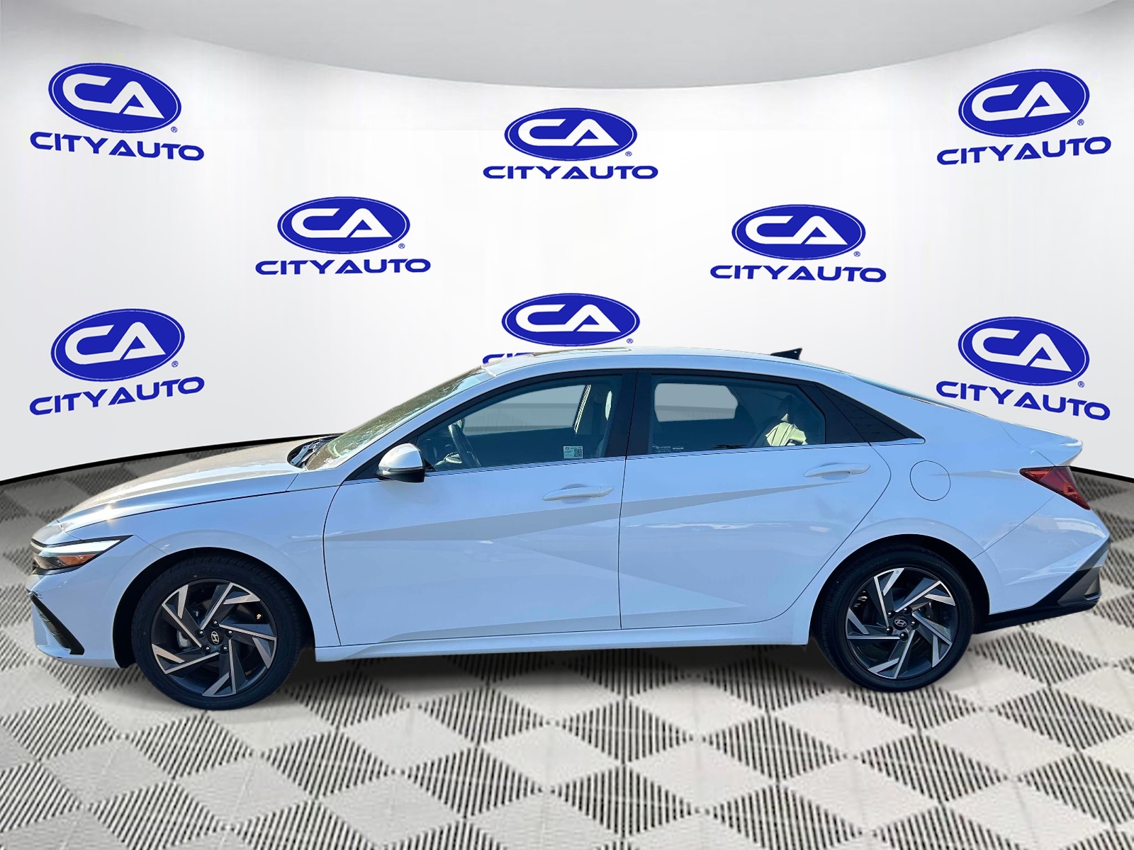 Used 2025 Hyundai Elantra Sedan
