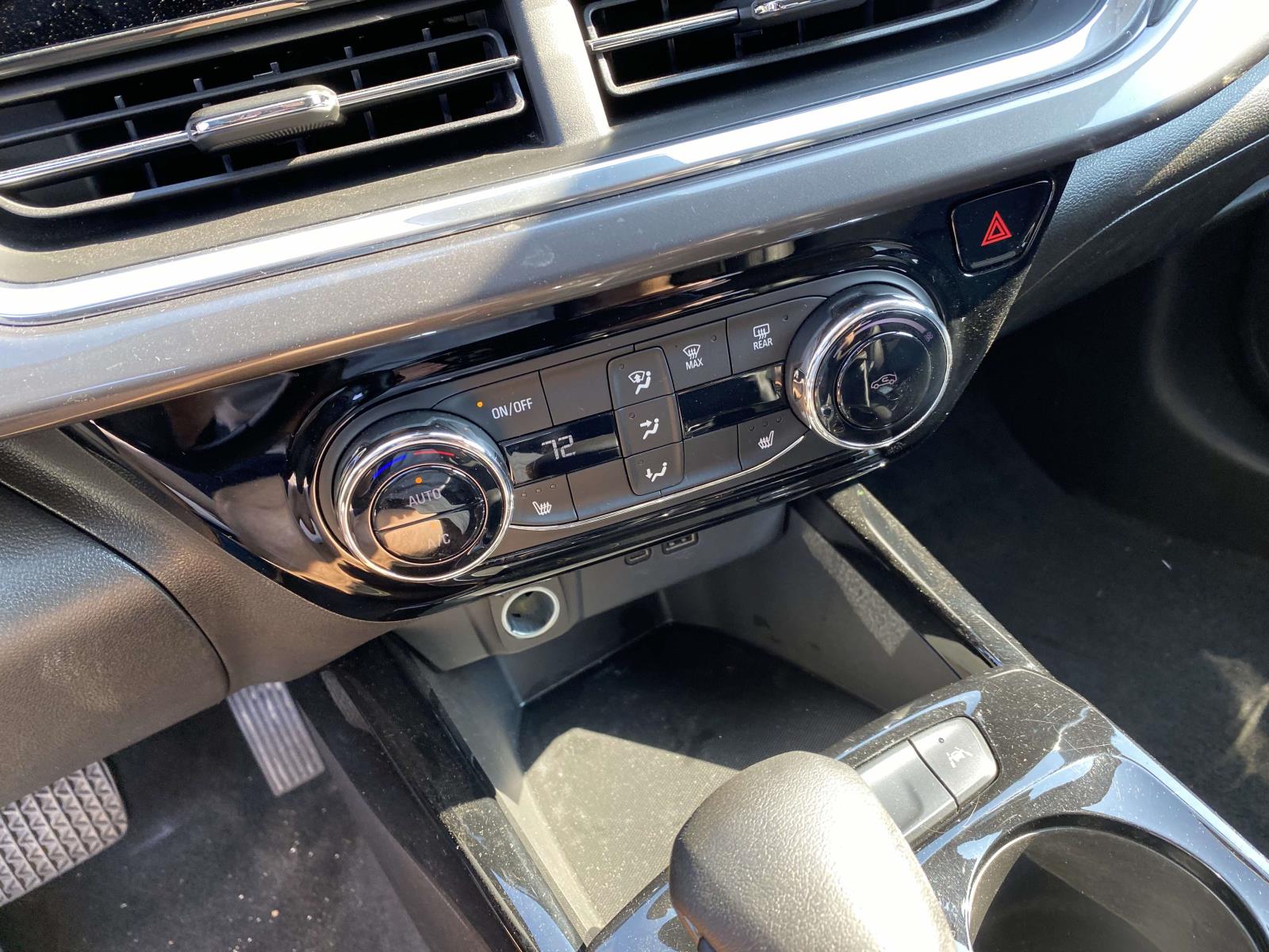 Used 2024 Chevrolet Trax SUV