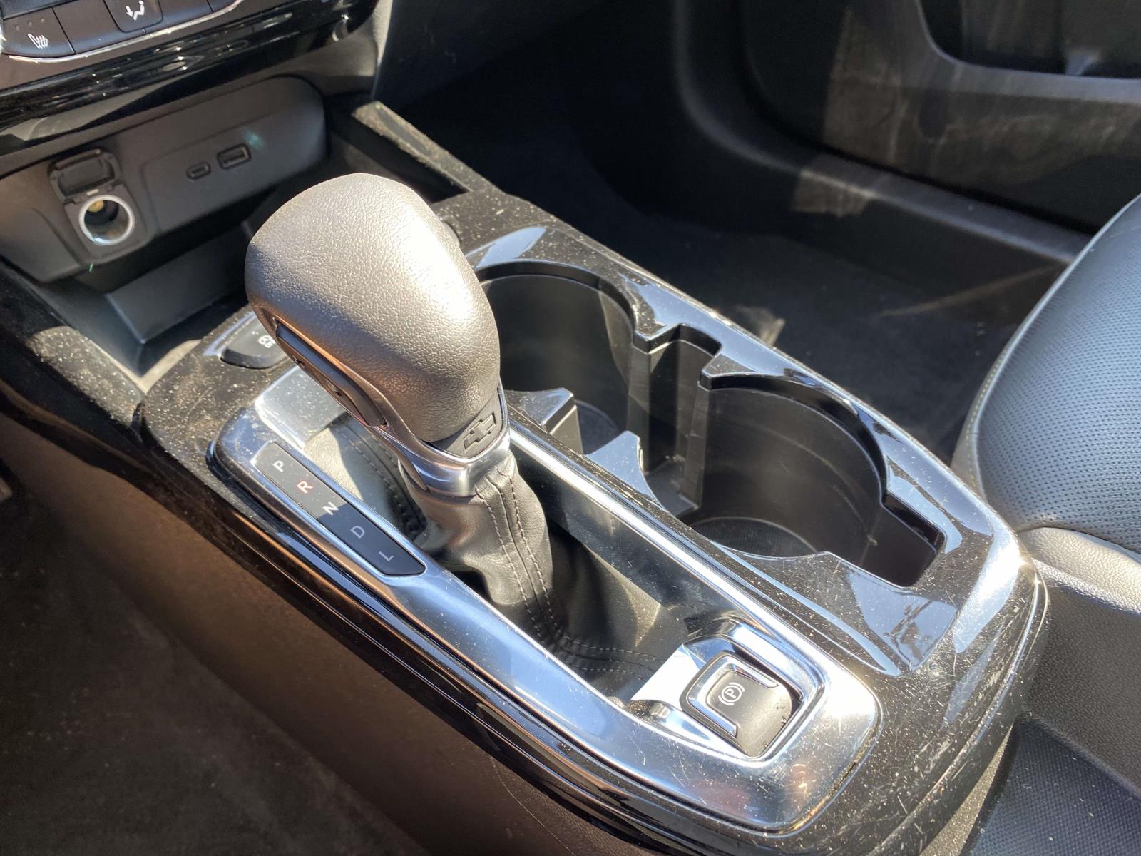 Used 2024 Chevrolet Trax SUV