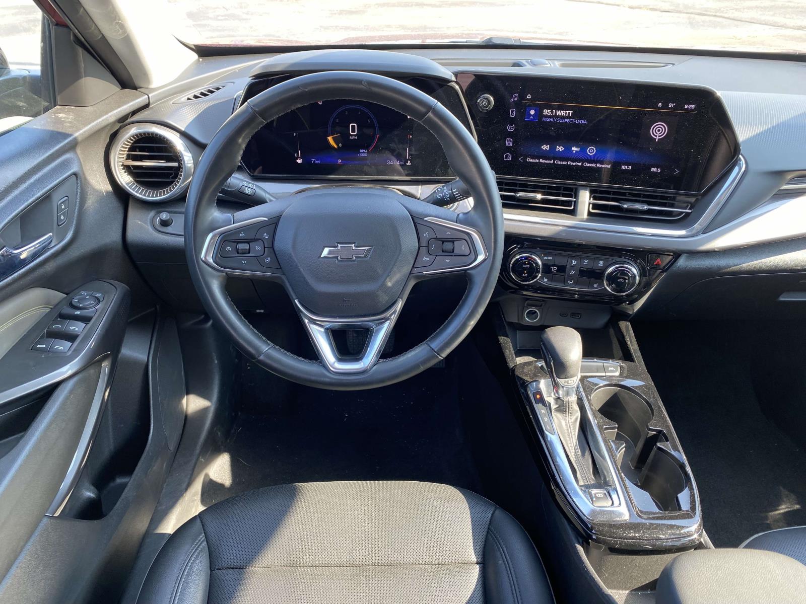 Used 2024 Chevrolet Trax SUV
