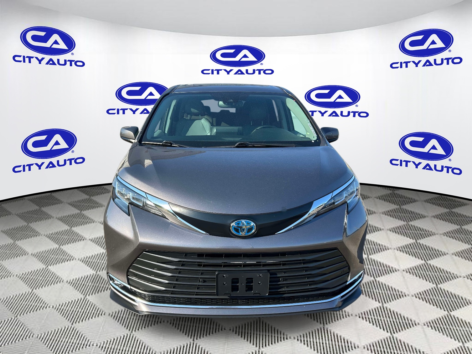 Used 2022 Toyota Sienna Van