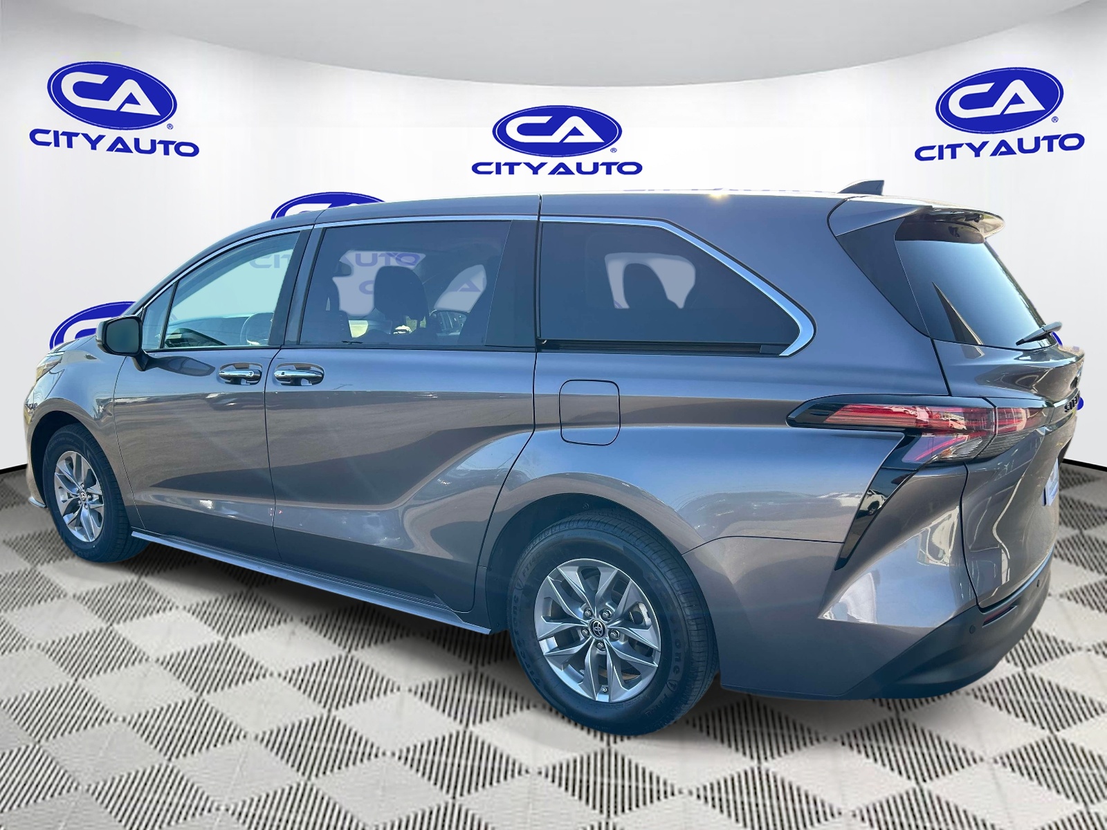 Used 2022 Toyota Sienna Van