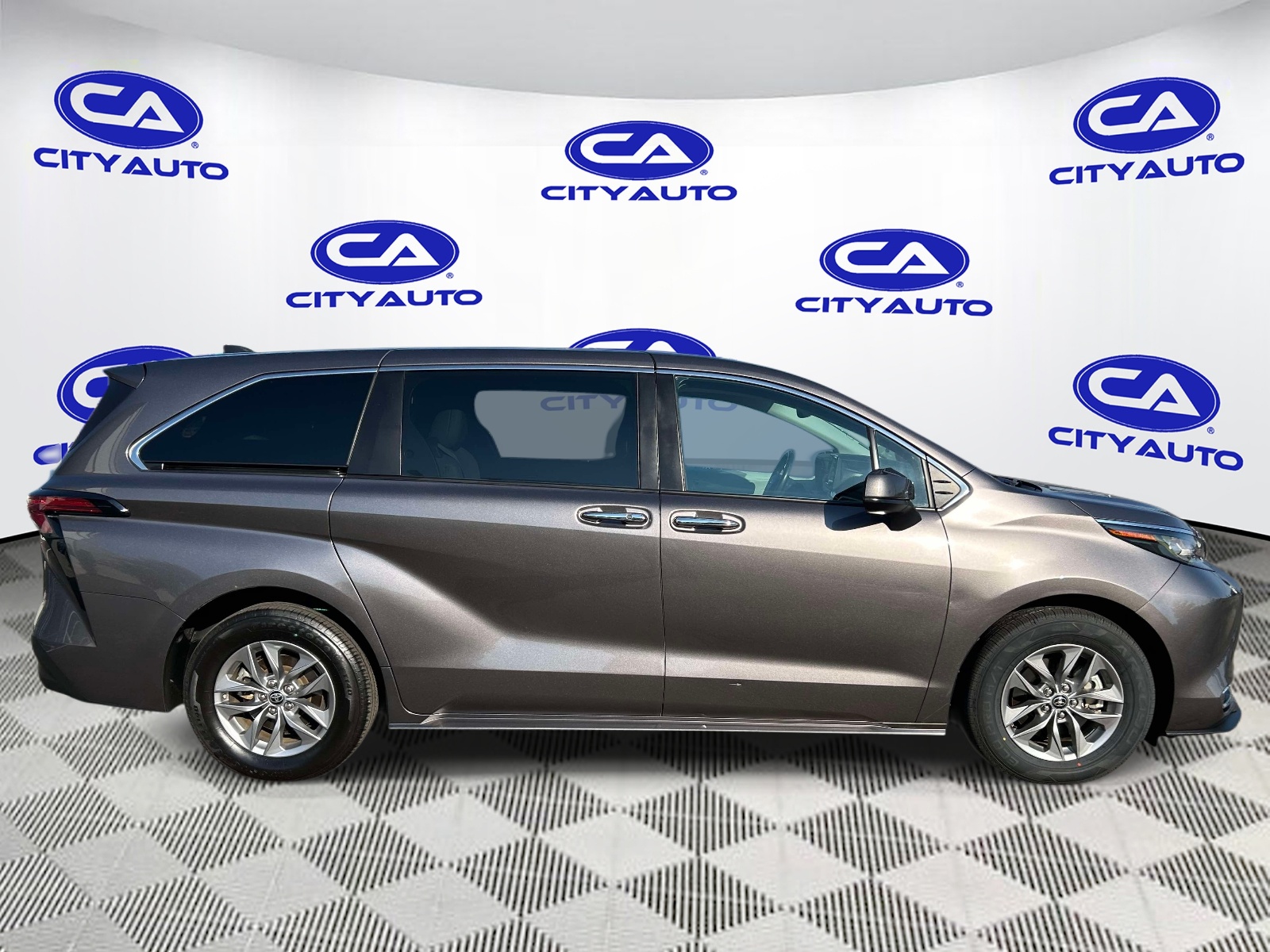Used 2022 Toyota Sienna Van