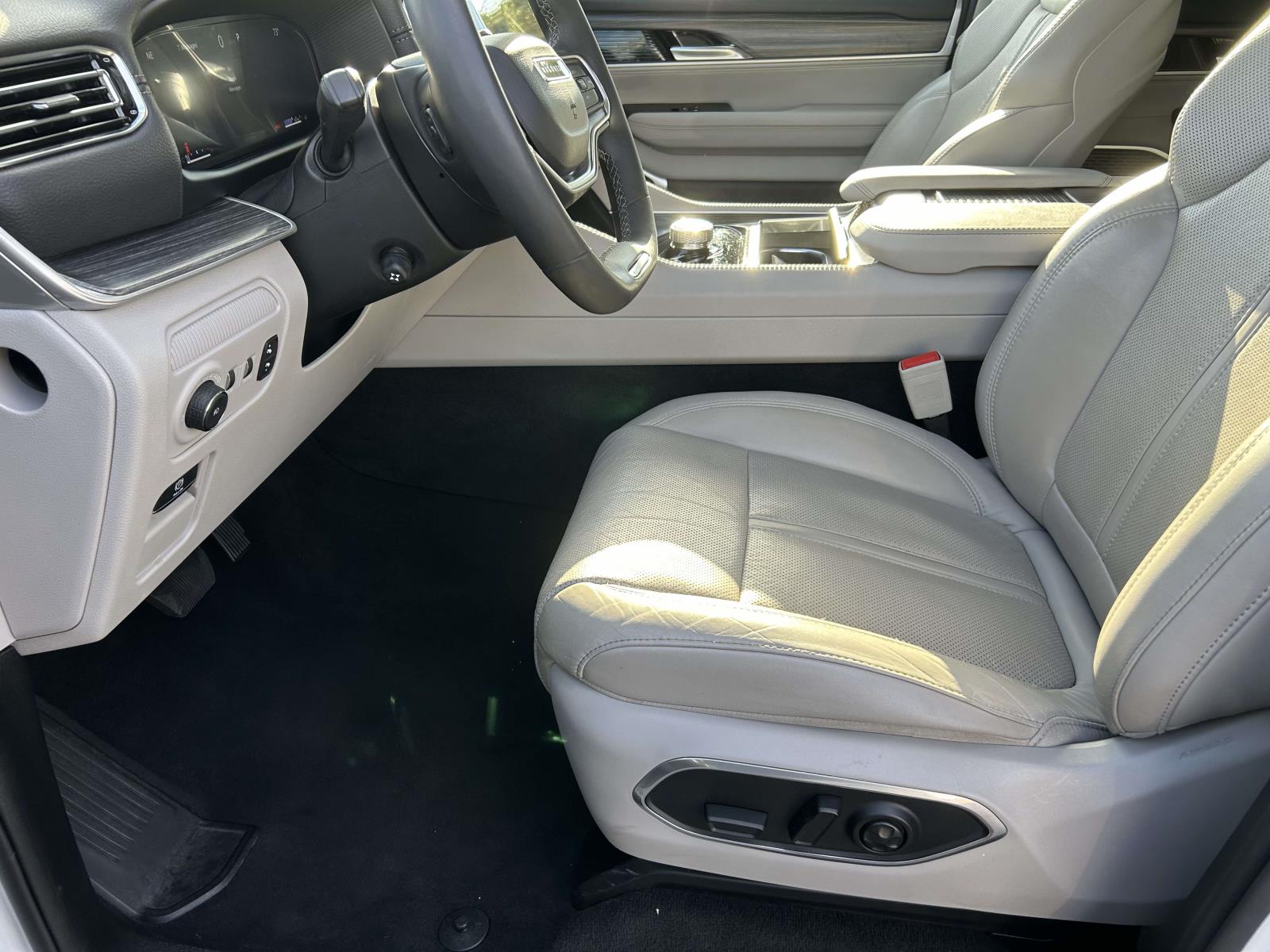 Used 2024 Jeep Wagoneer SUV