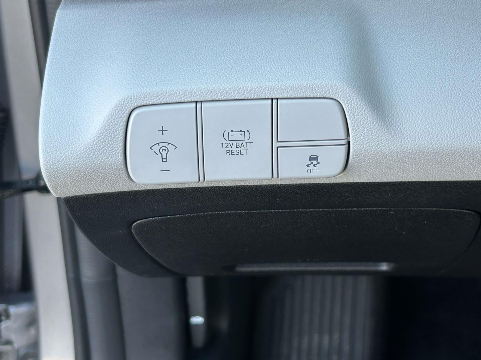Used 2025 Hyundai Elantra Hybrid Sedan