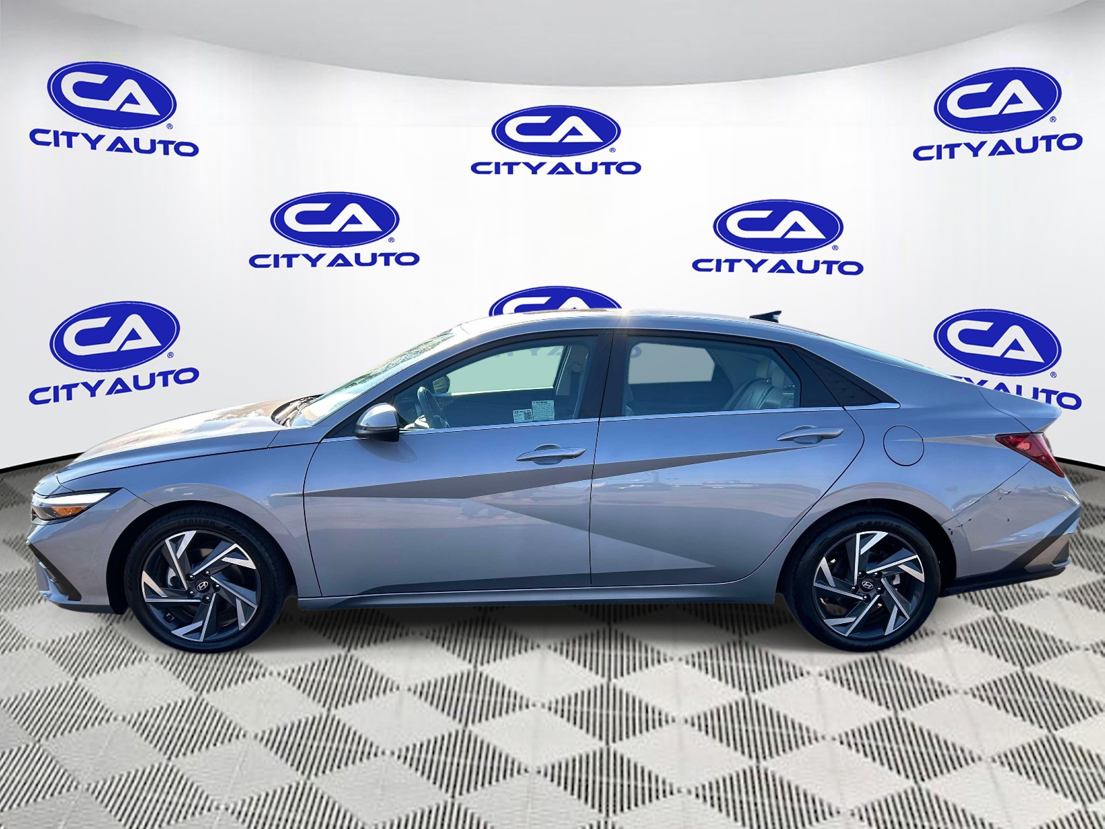 Used 2025 Hyundai Elantra Hybrid Sedan