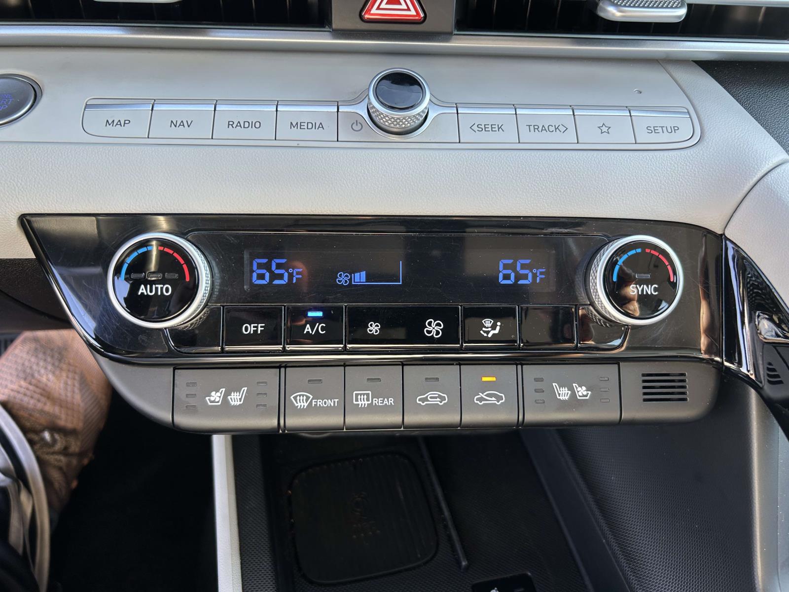 Used 2025 Hyundai Elantra Hybrid Sedan