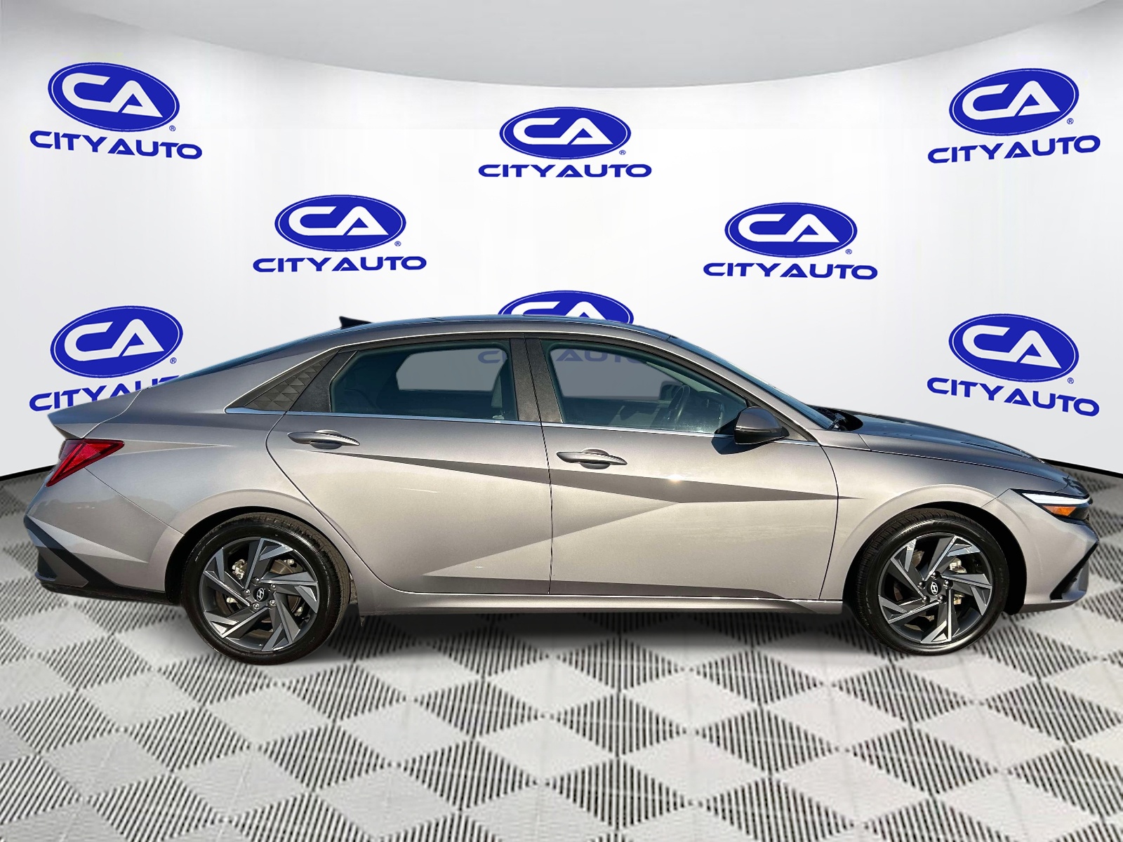 Used 2025 Hyundai Elantra Hybrid Sedan