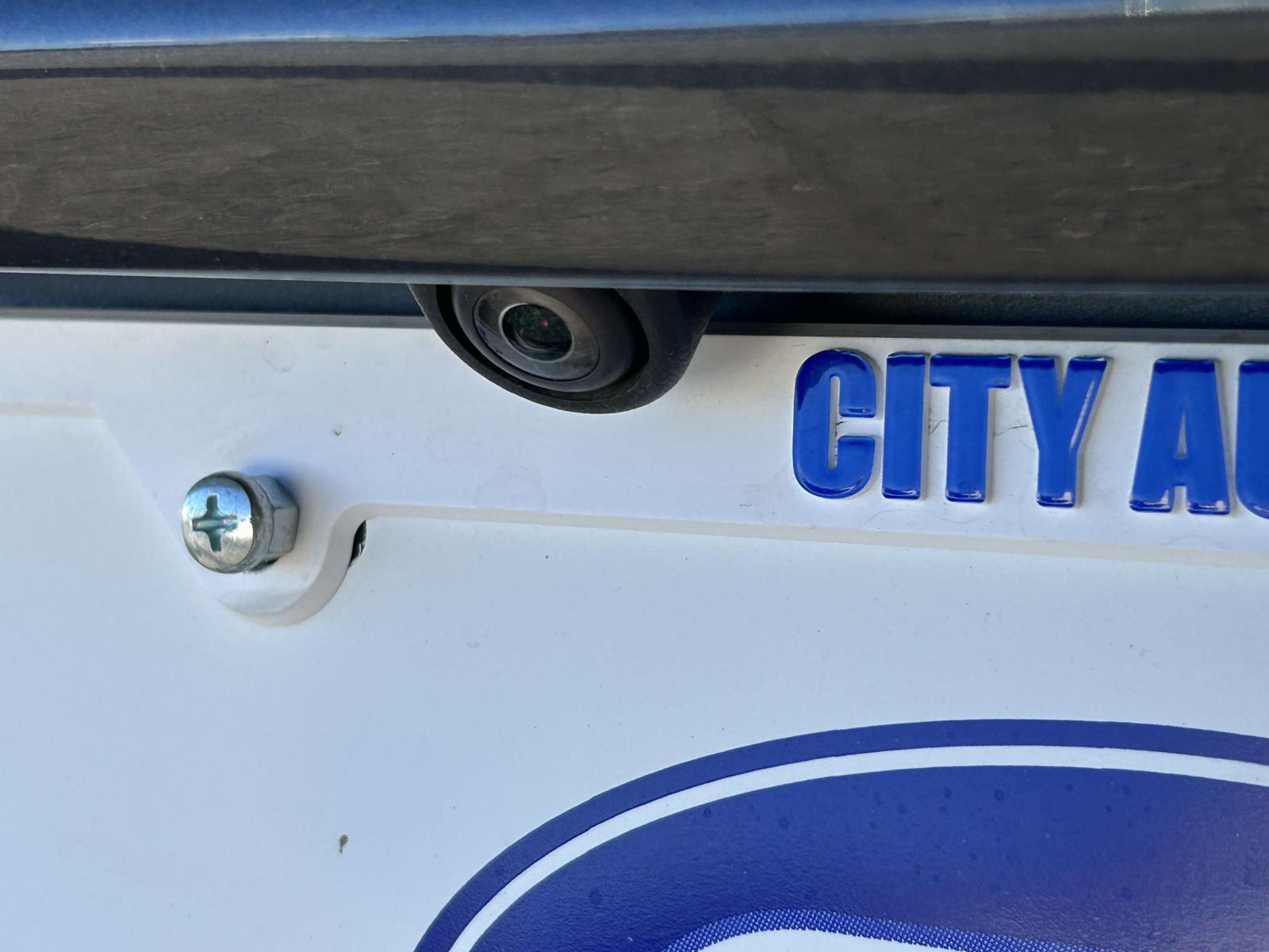 Vehicle photo 15