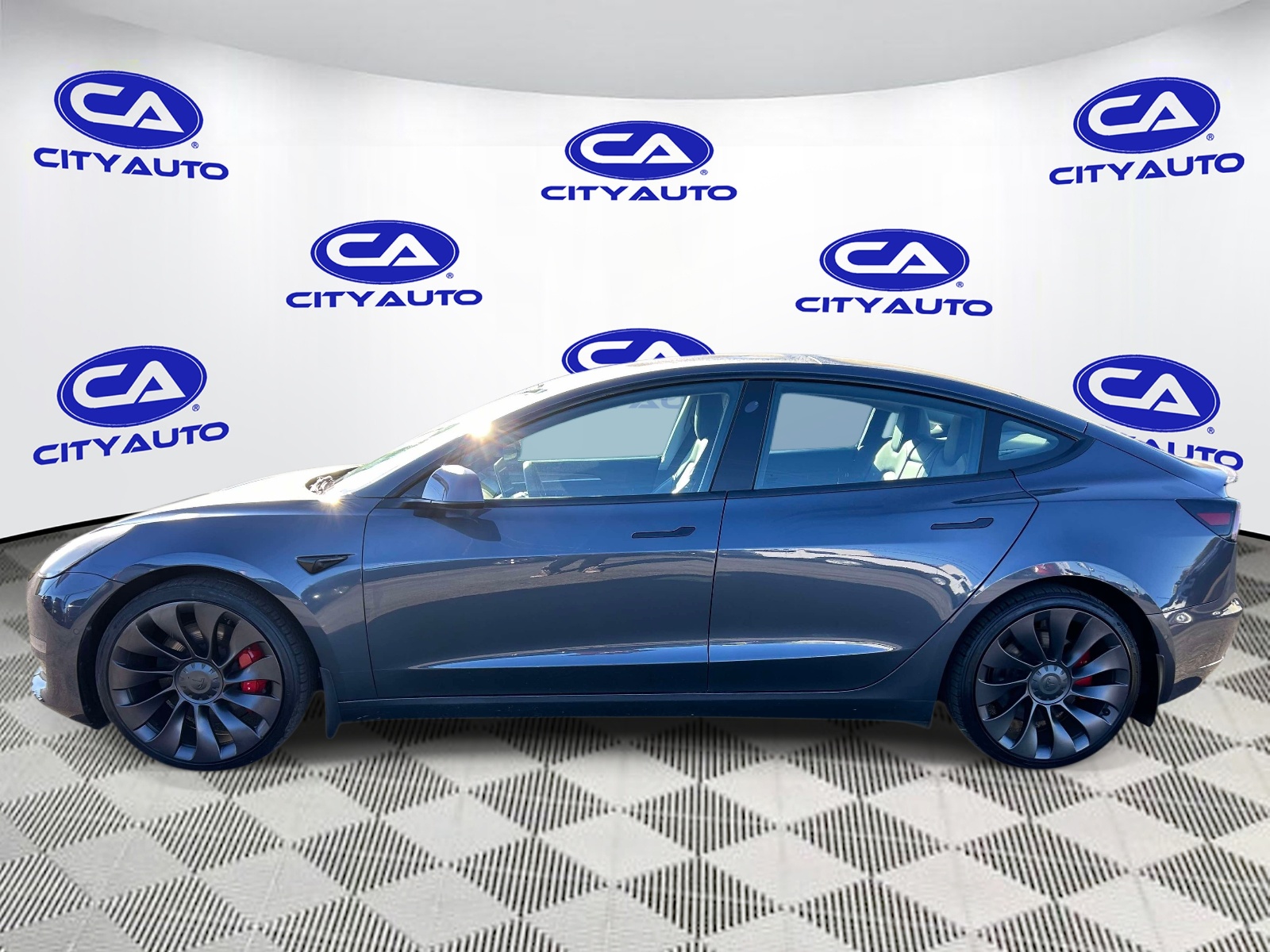Vehicle photo 7