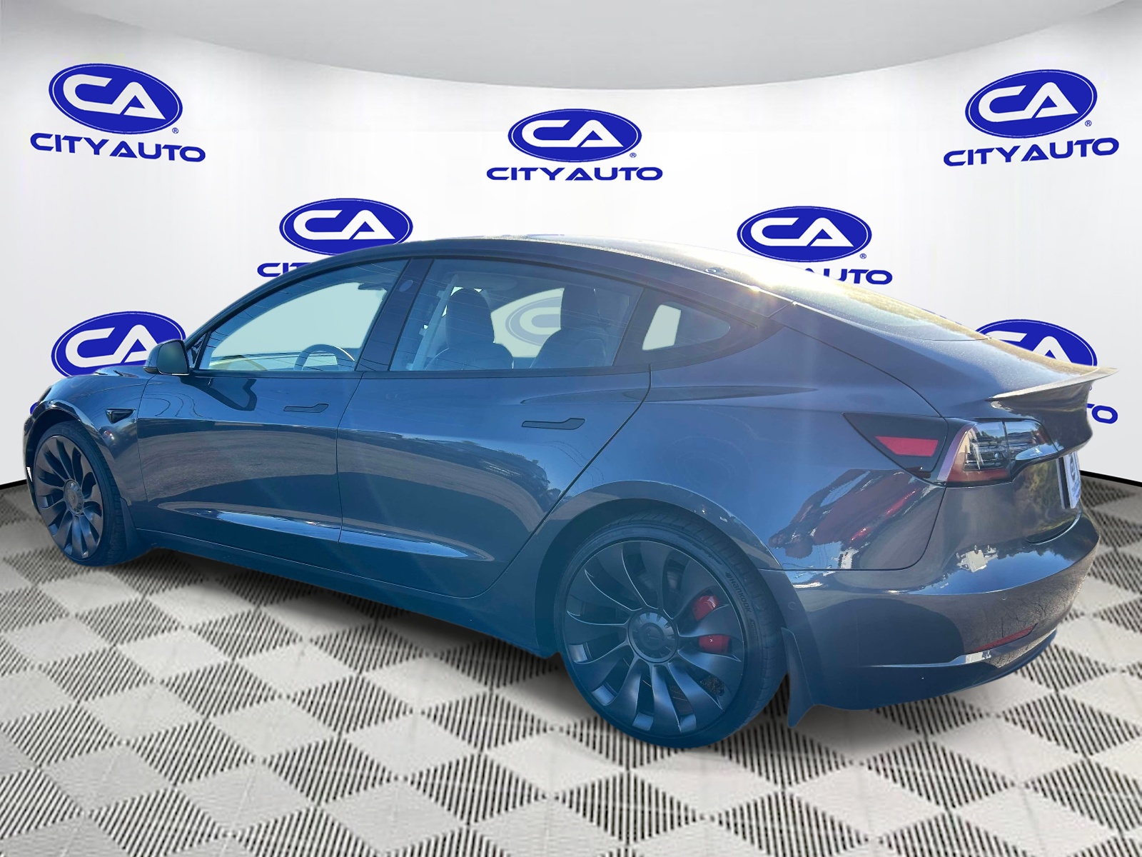 Vehicle photo 6