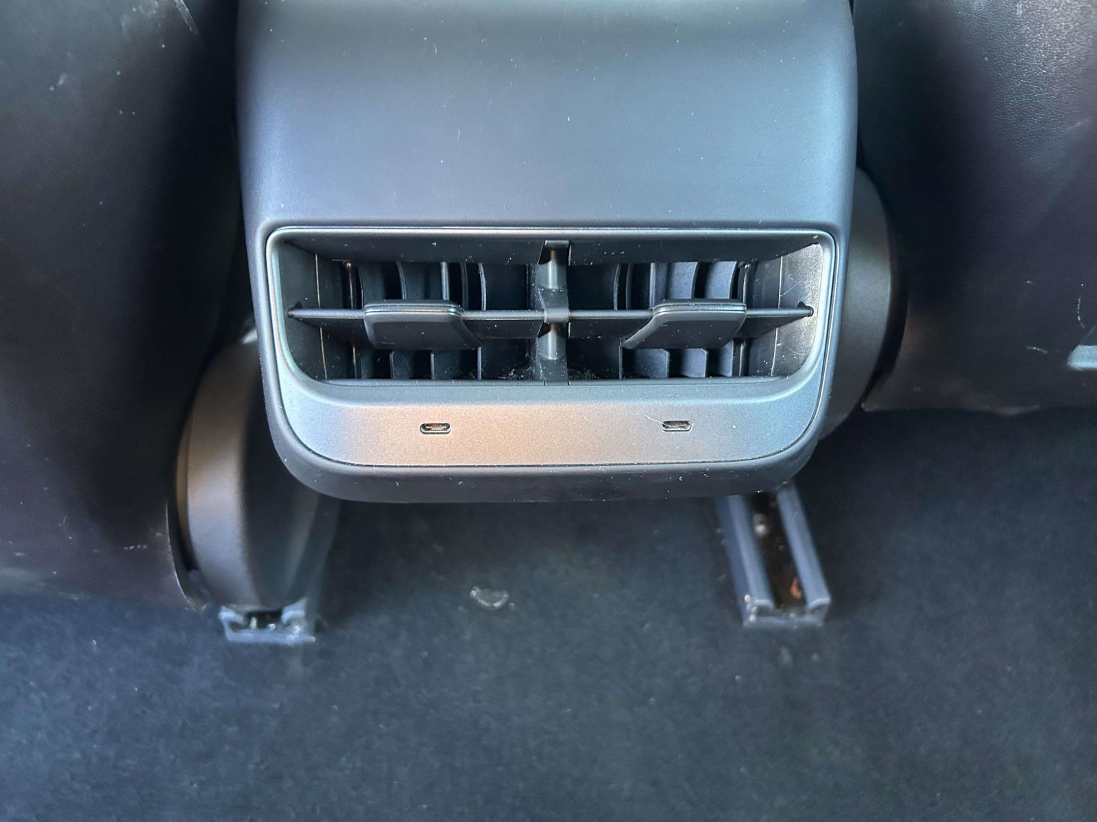 Vehicle photo 22