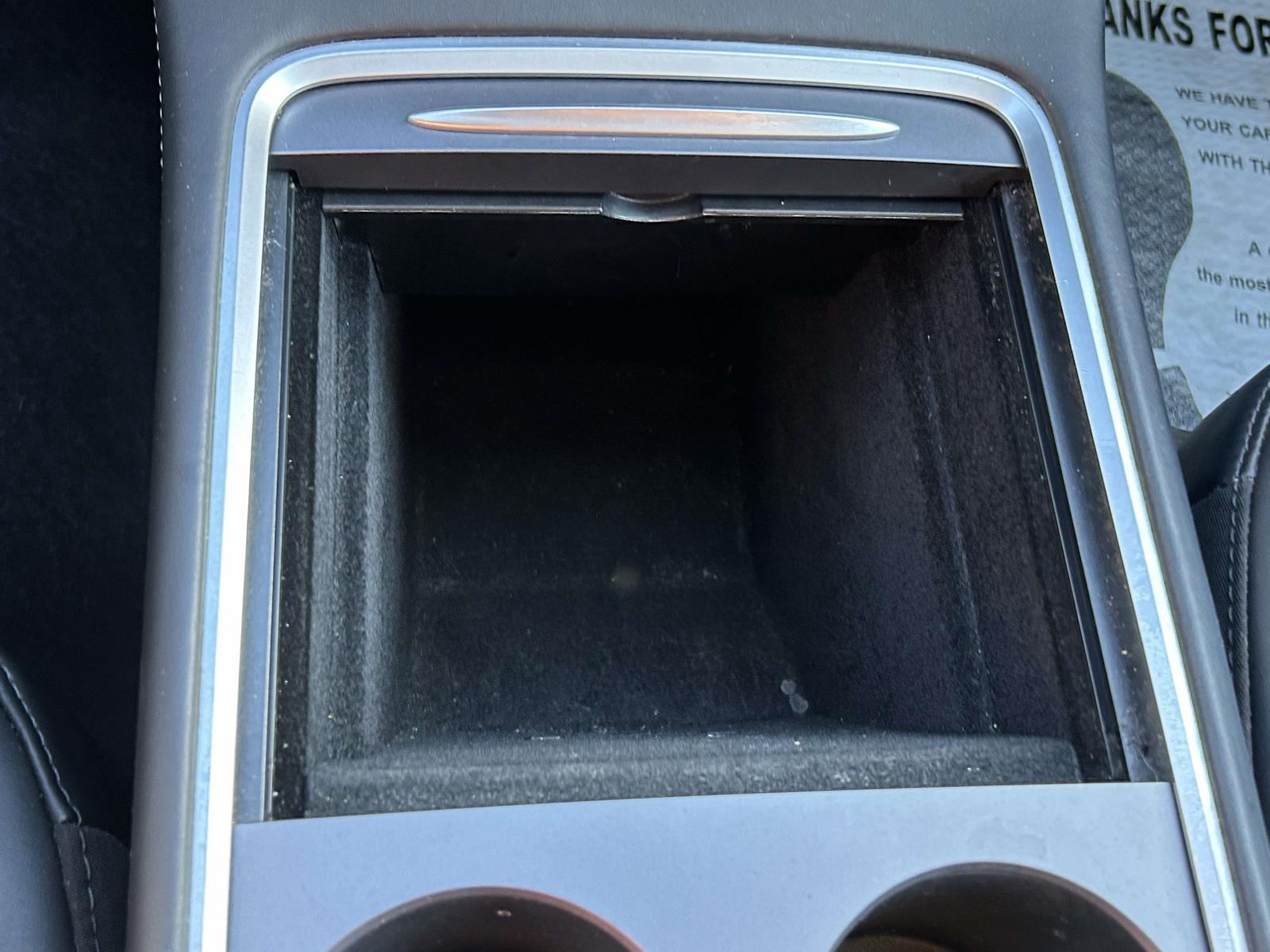 Vehicle photo 33