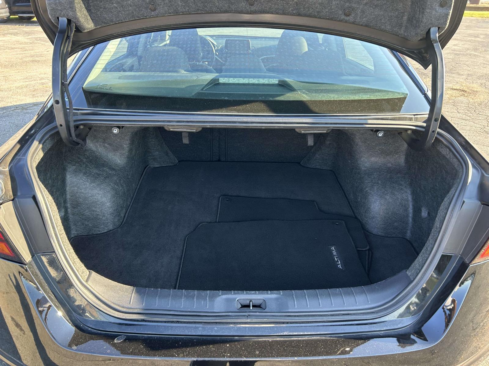Used 2025 Nissan Altima Sedan