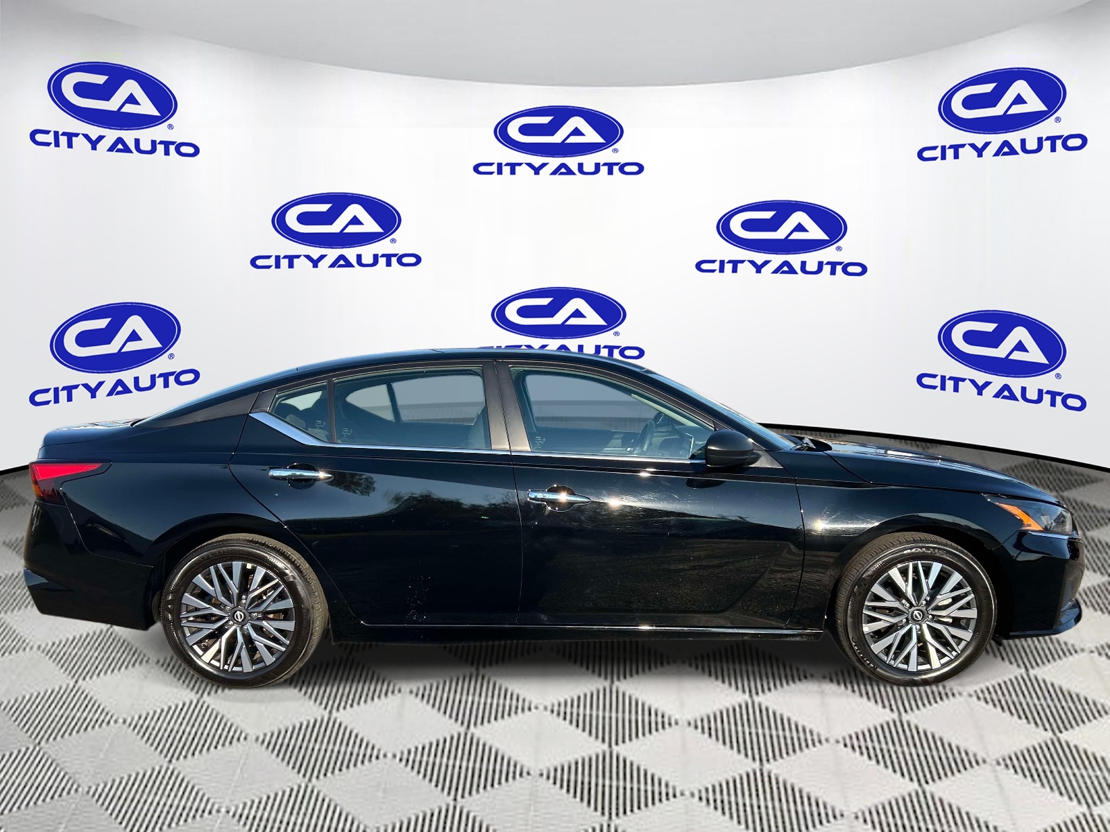 Used 2025 Nissan Altima Sedan