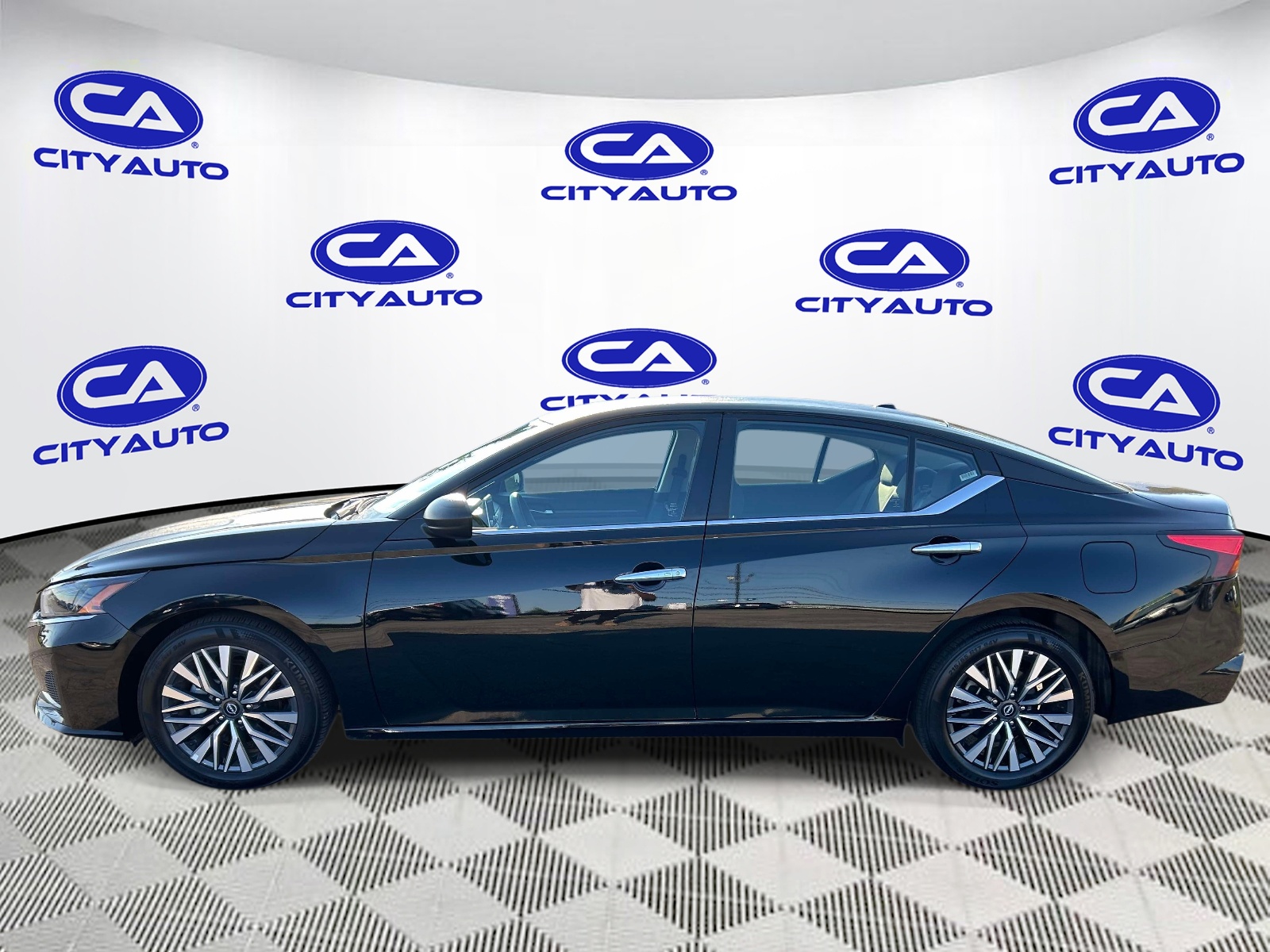 Used 2025 Nissan Altima Sedan