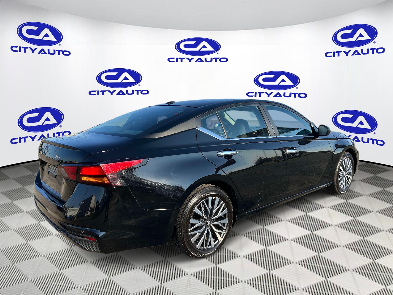 Used 2025 Nissan Altima Sedan