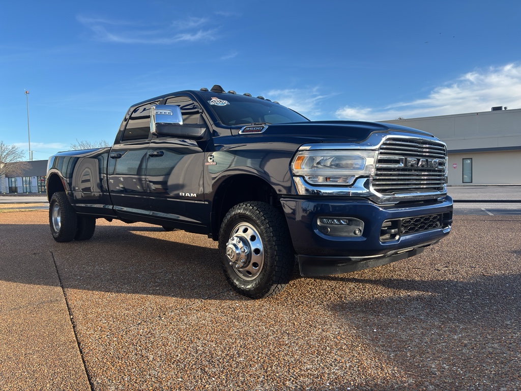2024 RAM Ram 3500 Pickup Laramie's photo