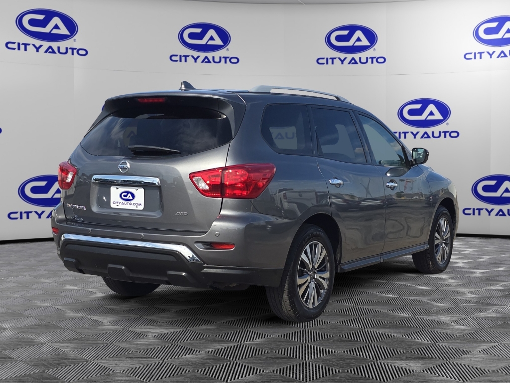 2020 Nissan Pathfinder S photo 3