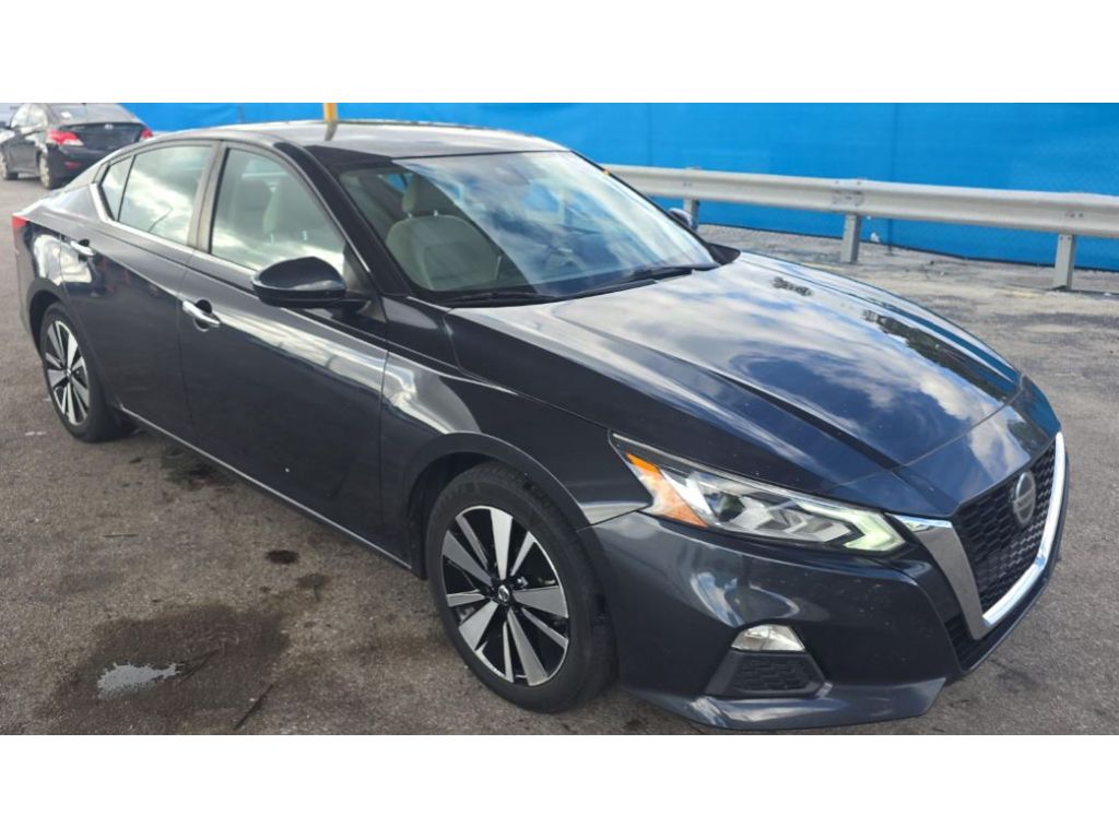 2022 Nissan Altima SV