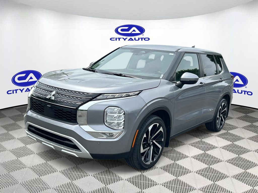 2022 Mitsubishi Outlander SE FWD's photo