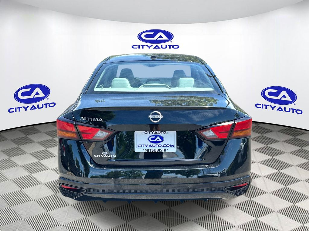 2025 Nissan Altima SV - Photo 7