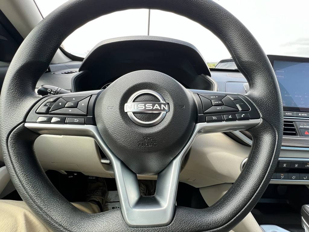 2025 Nissan Altima SV - Photo 28